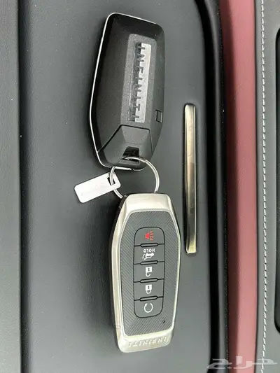 انفينتي QX80 اوتو جراف 2025 قيادة تجمع بين القوة والفخامة index