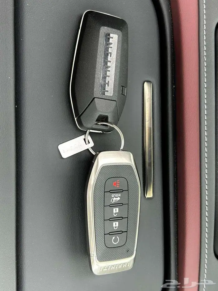 انفينتي QX80 اوتو جراف 2025 قيادة تجمع بين القوة والفخامة 8