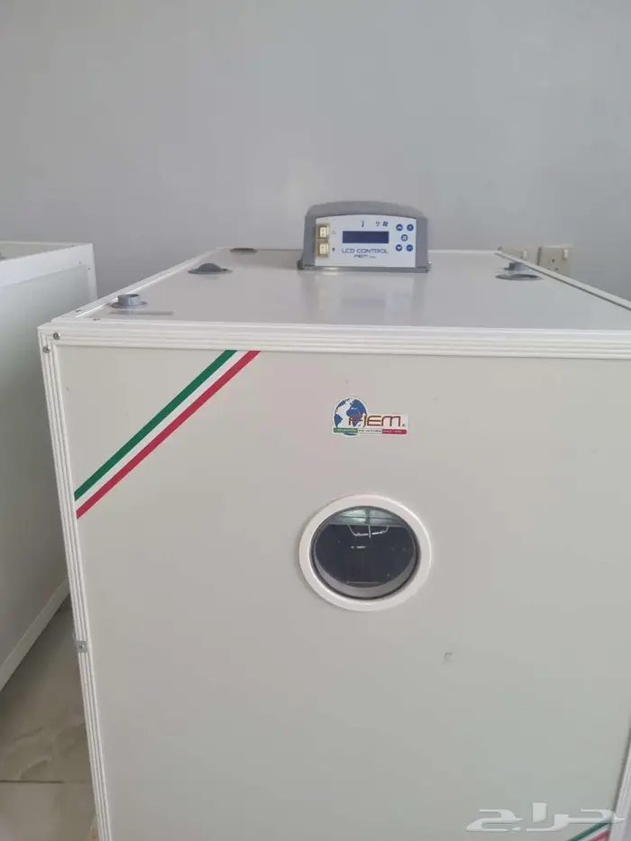 للبيع فقاسة فيم الايطالية مكس برو 3