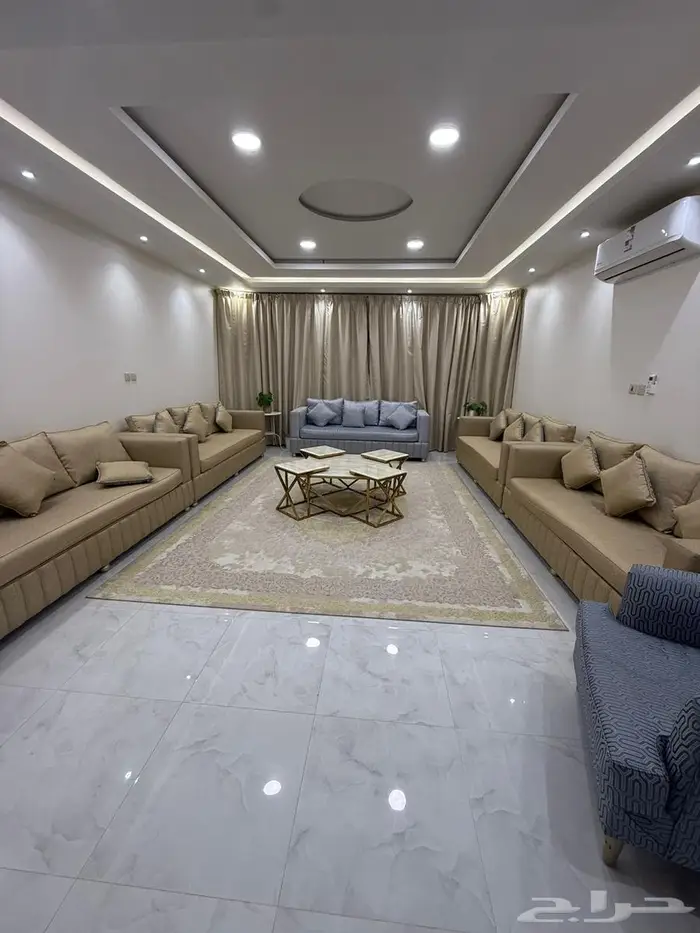 كنب يسع الى 20 شخص 0