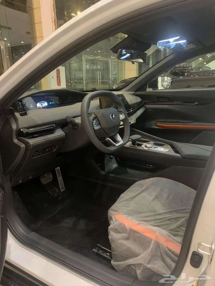 عرض نوفمبر على يوني في سبورت 5