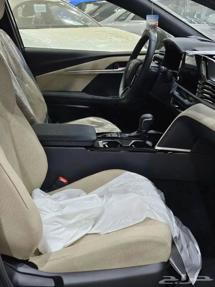 تويوتا كامري LE بنزين 2025 أقساط وكاش 12