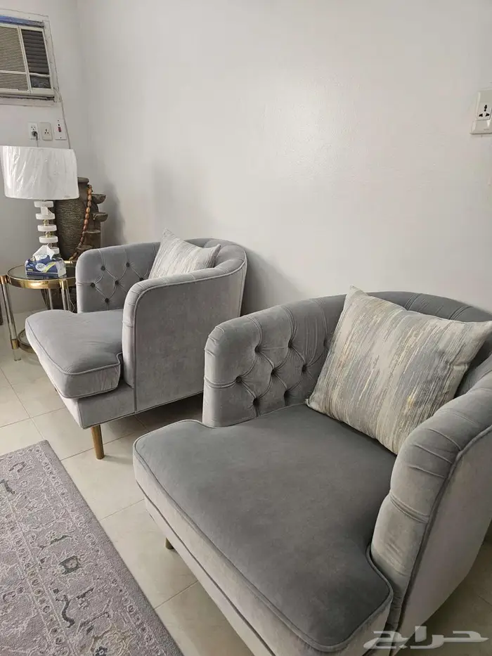 طقم كنب شبه جديد 9 مقاعد من هوم سنتر 8