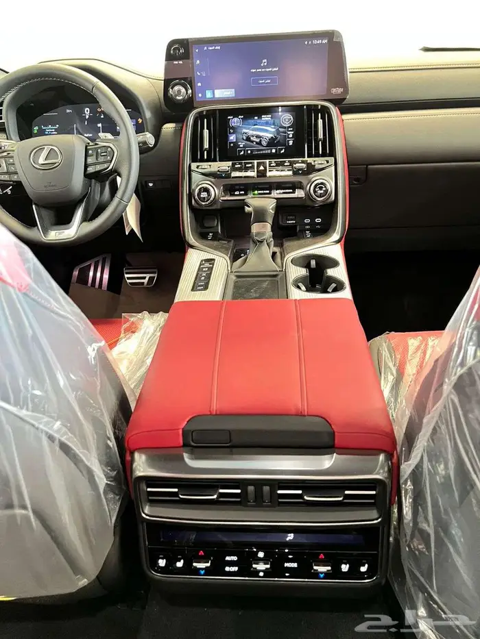 لكزس اف اسبورت 2025 سعودي ابيض داخل احمر 13