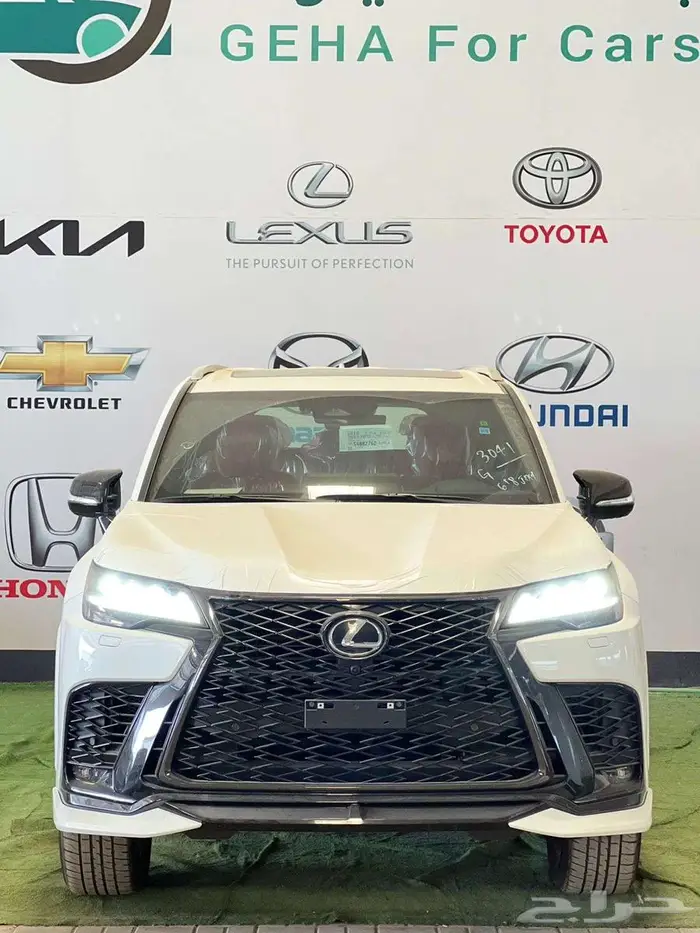 لكزس اف اسبورت 2025 سعودي ابيض داخل احمر 27