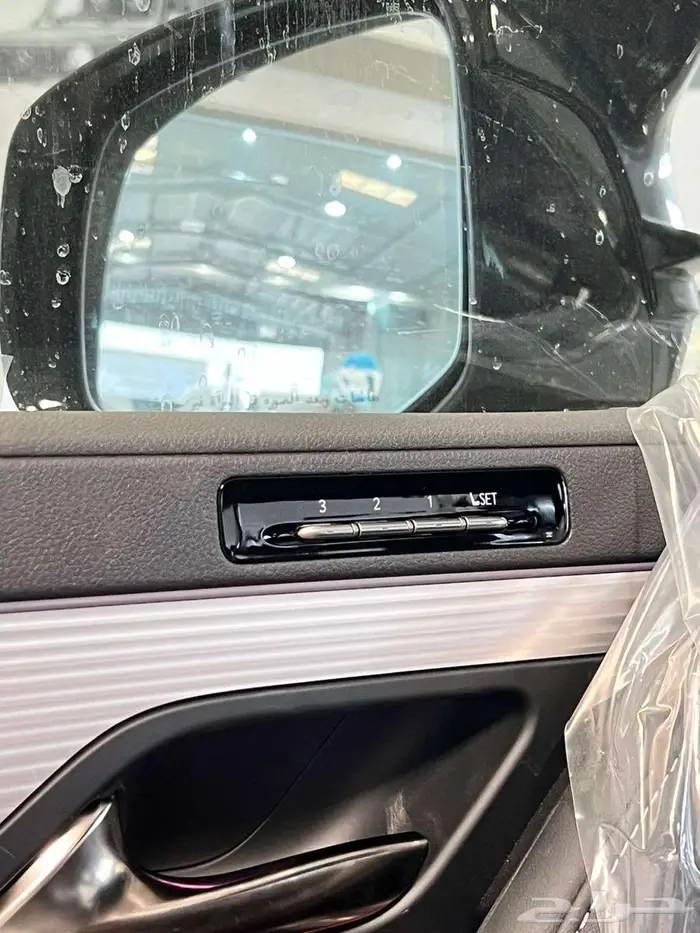 لكزس اف اسبورت 2025 سعودي ابيض داخل احمر 20