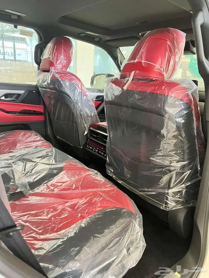 لكزس اف اسبورت 2025 سعودي ابيض داخل احمر 10