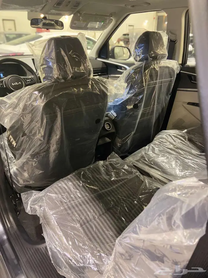 كيا كارينز نص فل فتحة سقف موديل 2025 13