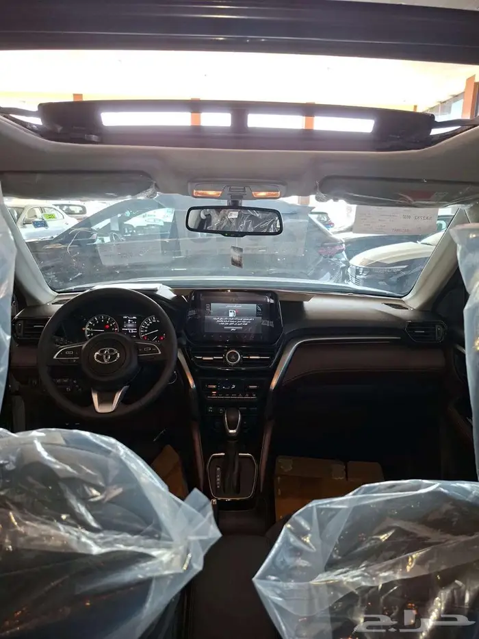 تويوتا اوربان كروزر 2025 فل كامل GLX 8