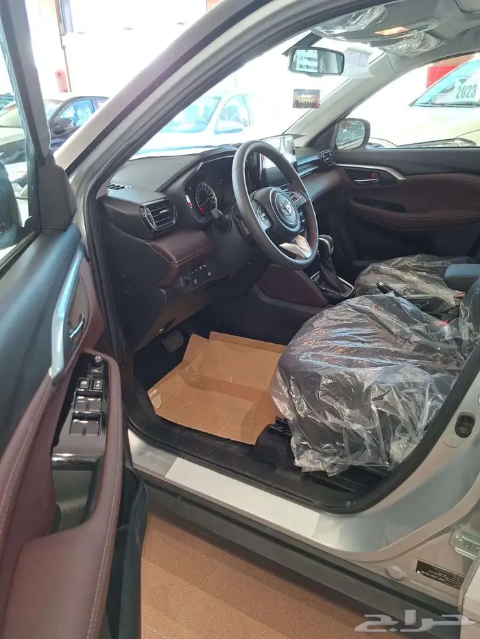 تويوتا اوربان كروزر 2025 فل كامل GLX 4