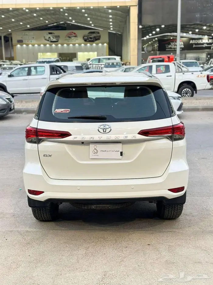 تويوتا فورتشنر 4 سلندر موديل 2022 دبل تم البيع 5