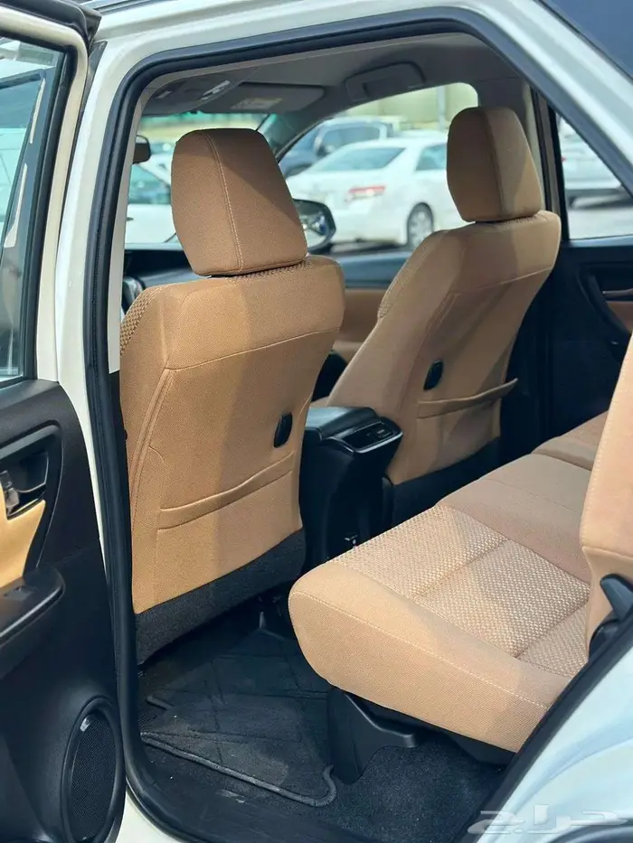 تويوتا فورتشنر 4 سلندر موديل 2022 دبل تم البيع 7