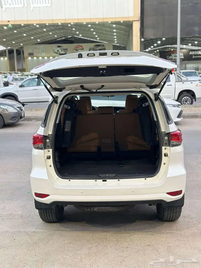 تويوتا فورتشنر 4 سلندر موديل 2022 دبل تم البيع 9