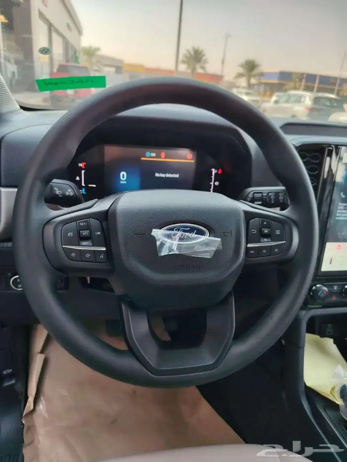 فورد ايفريست XLS استندر بنزين 2025 8