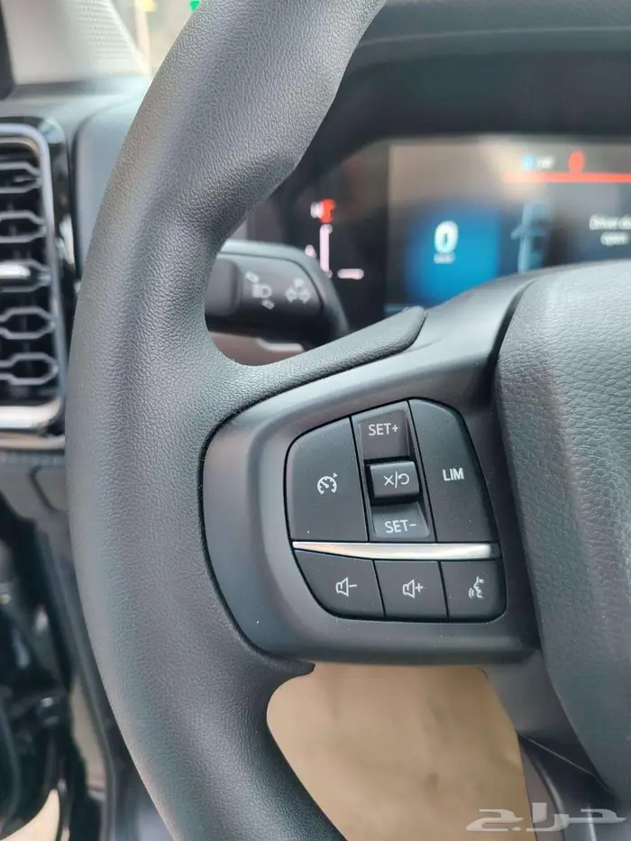 فورد ايفريست XLS استندر بنزين 2025 9