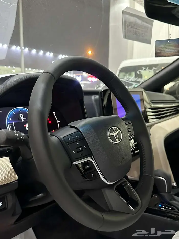 تويوتا كامري L E موديل 2025 عبد اللطيف جميل اصفار 6