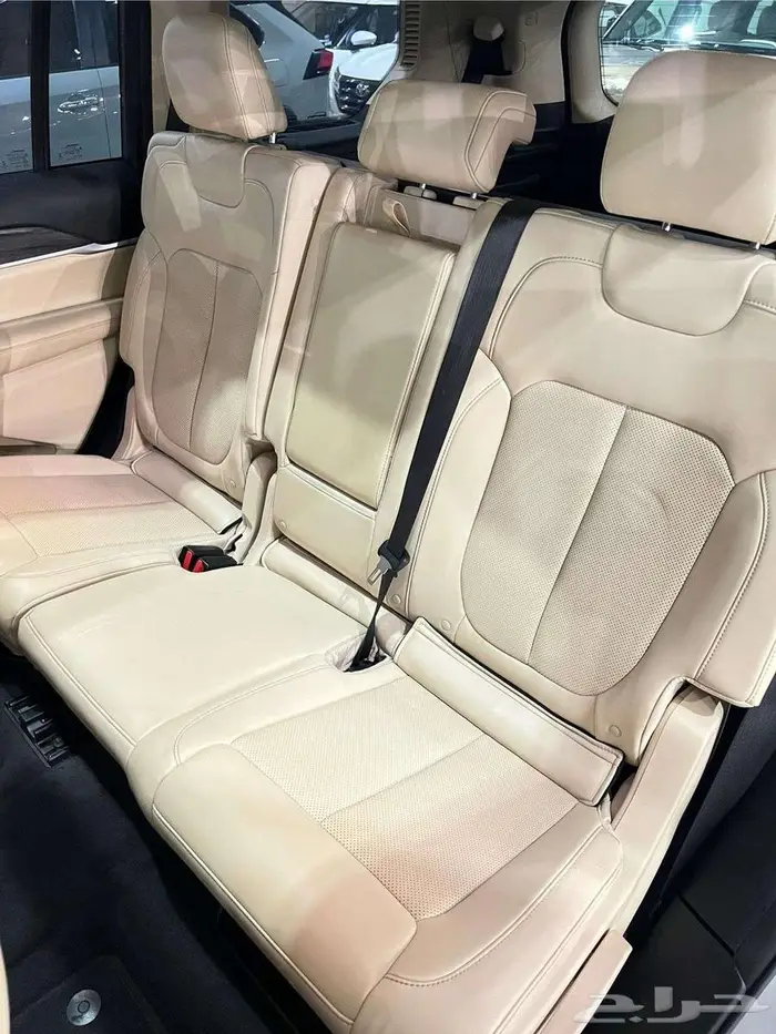 جيب جراند شيروكي 2022 ليمتد شبه جديد ( الوكيل بترومين ) 8