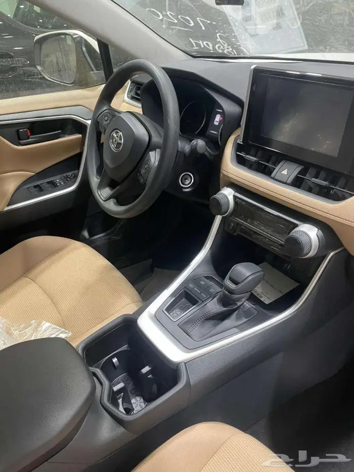 تويوتا راف فور 2025 LE افضل سعر في المملكة 6