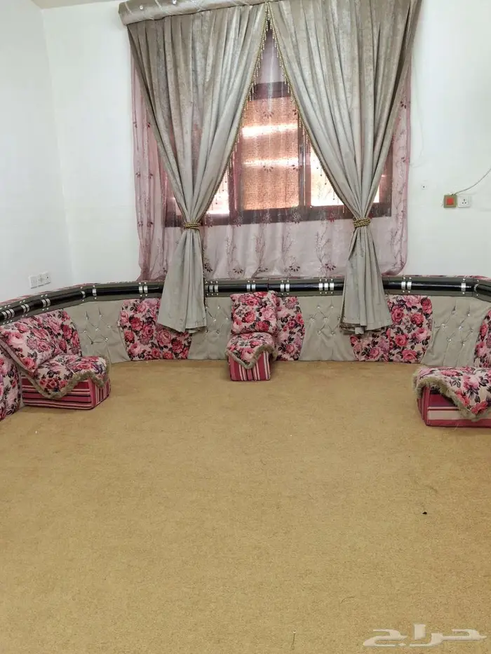 مجلس ارضي وستارة للبيع 2