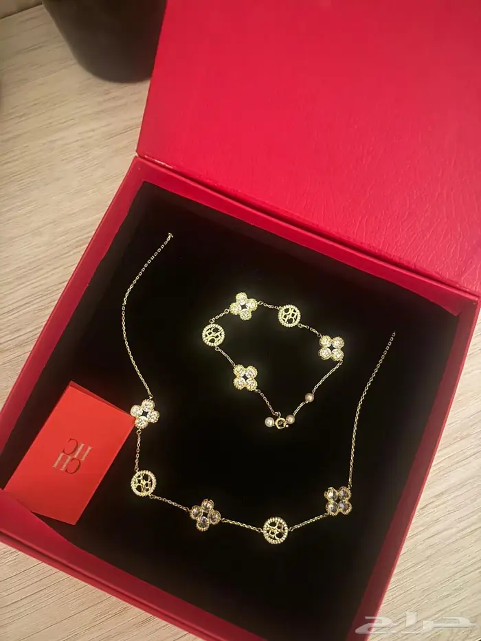 طقم كارولينا هيريرا اصلي 0