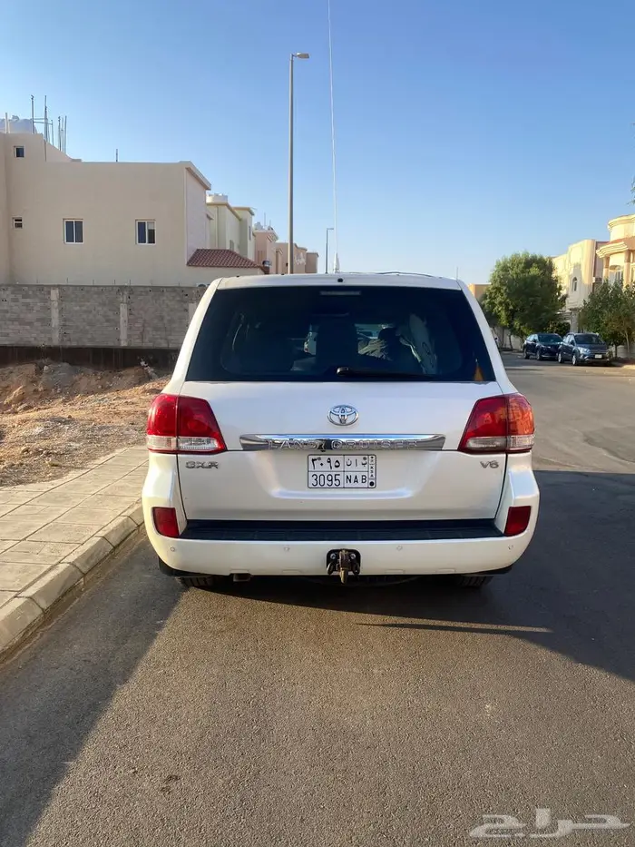 جيب لاندكروزر 25