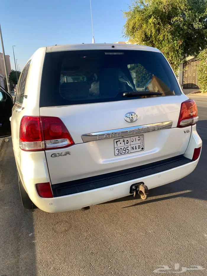 جيب لاندكروزر 27