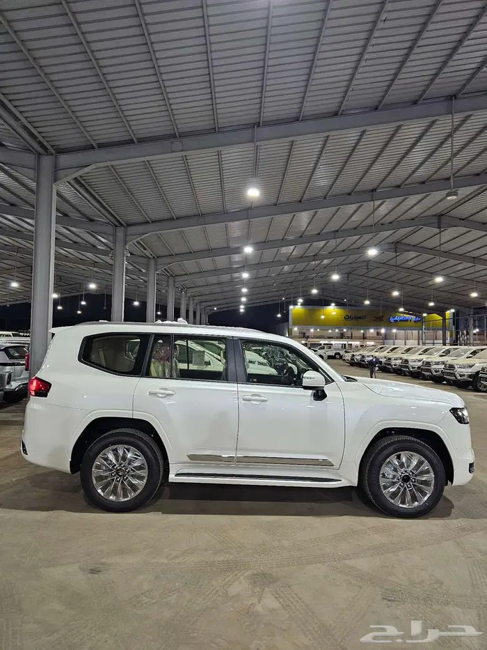 تويوتا لاندكروزر جي اكس ار L4 2026 13