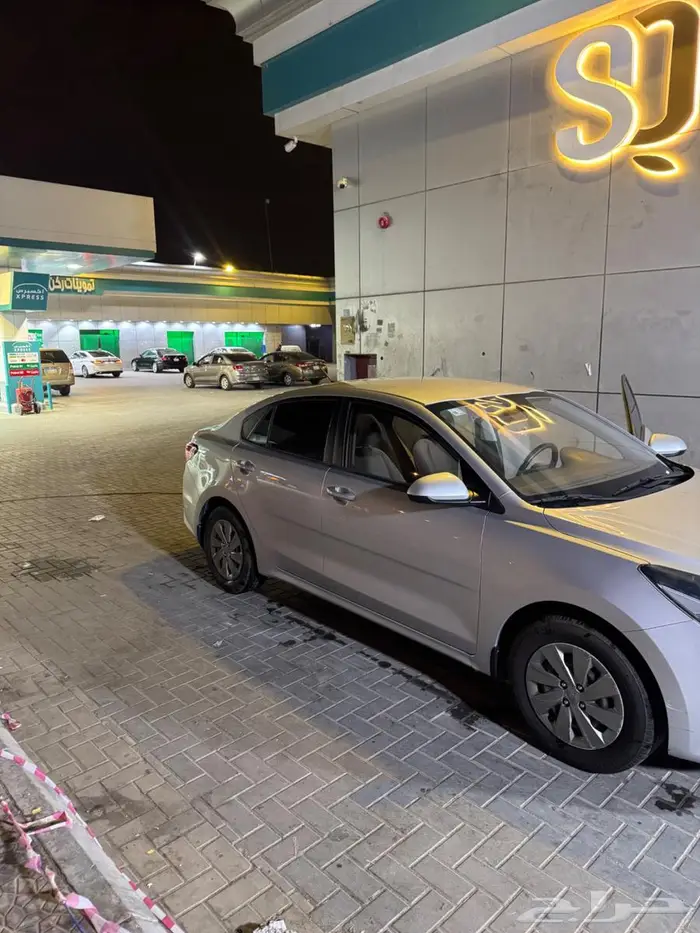 كيا ريو سيدان 2021 4