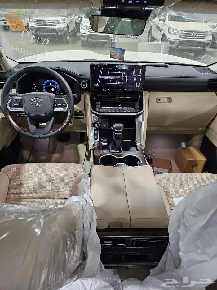 تويوتا لاندكروزر GXR L4 بنزين موديل 2025 6