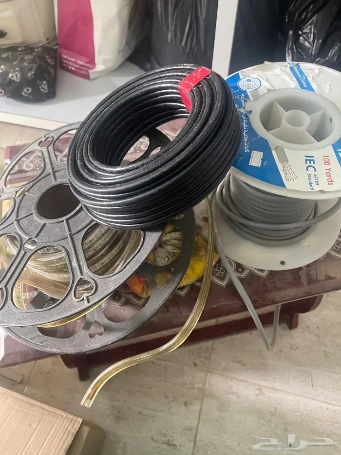 مفاتيح كهرباءlegrand. ومجموعة اسلاك متبقيه 2