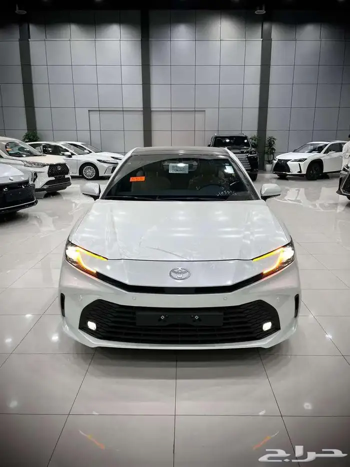 تويوتا- كامري- LE -هايبرد- 2025-بطاقه - ابيض 0