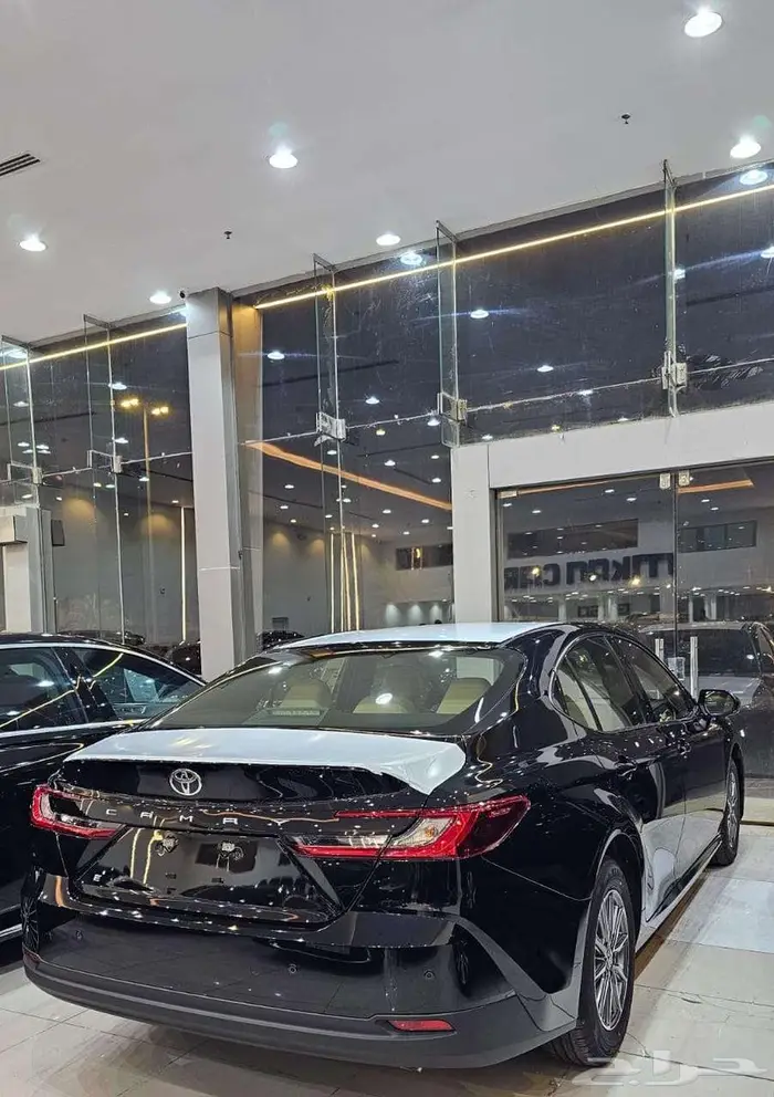 تويوتا كامري E موديل 2025 جديد اسود 13