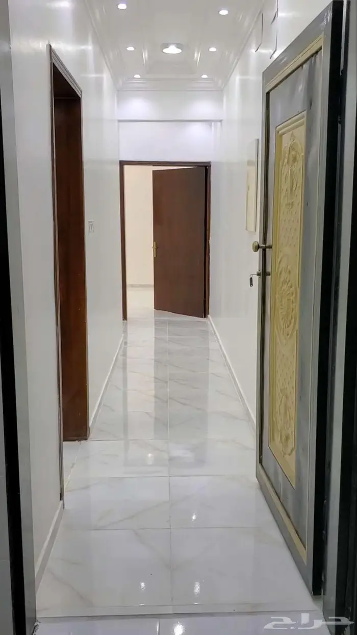 شقة للإيجار بالمحالة شمال مستشفى الولادة 0