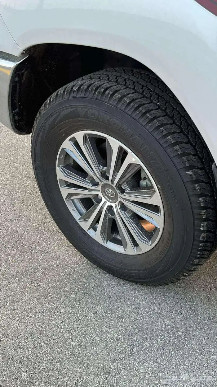 هايلكس غمارتين بنزين فل كامل اوتوماتيك 2025 SGLX سعودي 5