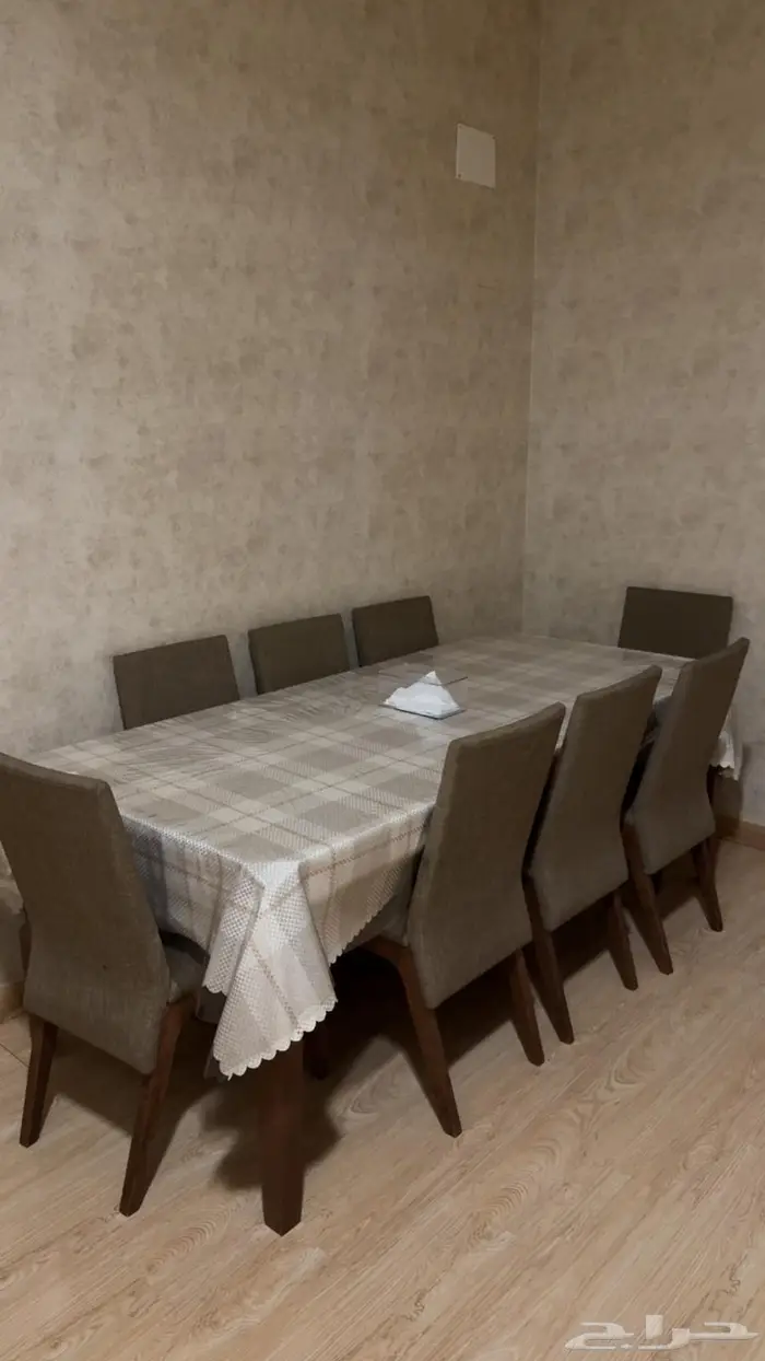 طاولة طعام 1