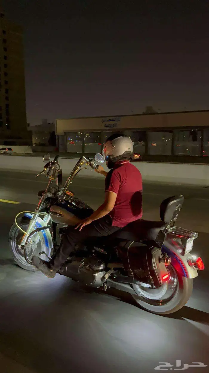 Harley Davidson dyna super glide custom 2010 3