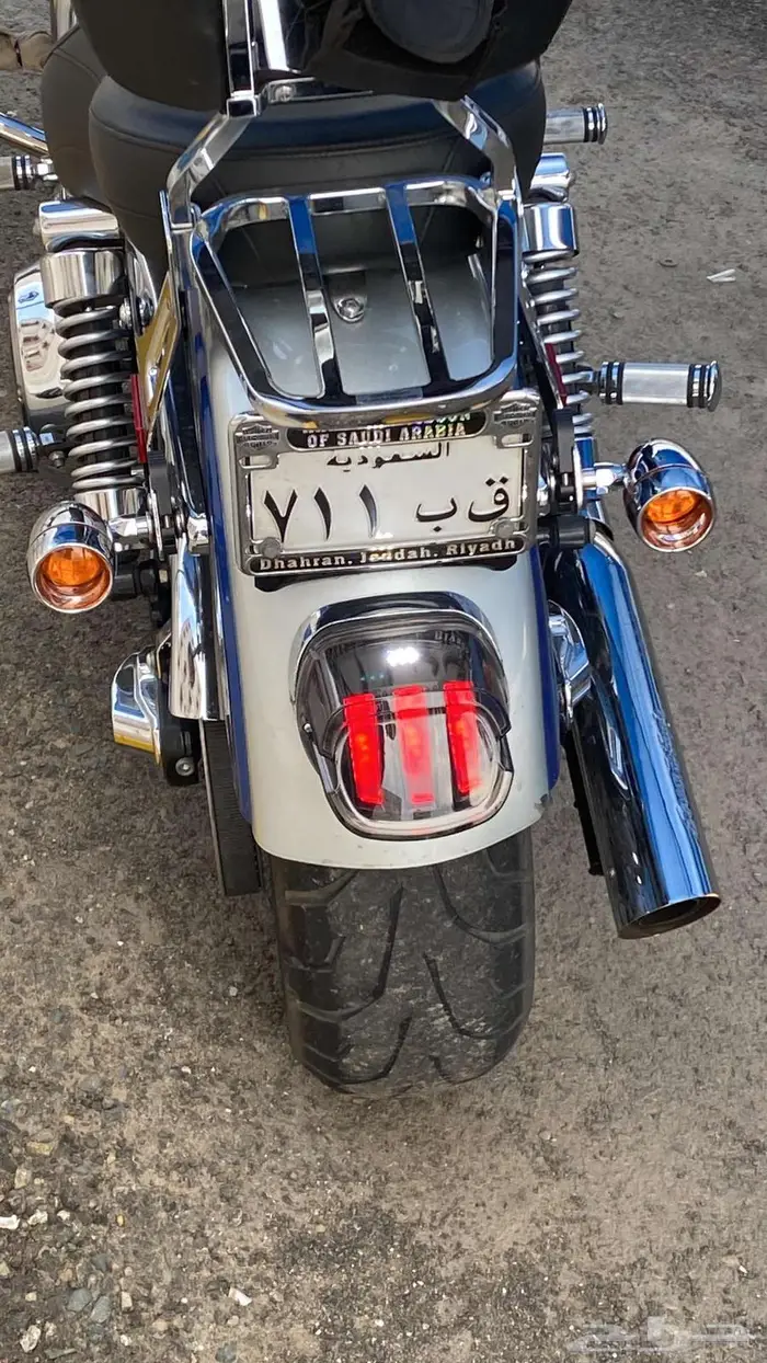 Harley Davidson dyna super glide custom 2010 9