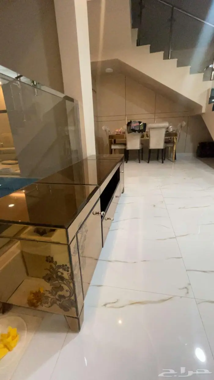 طاولة طعام   طاولة تلفزيون بنفس التصميم   4 كراسي 5