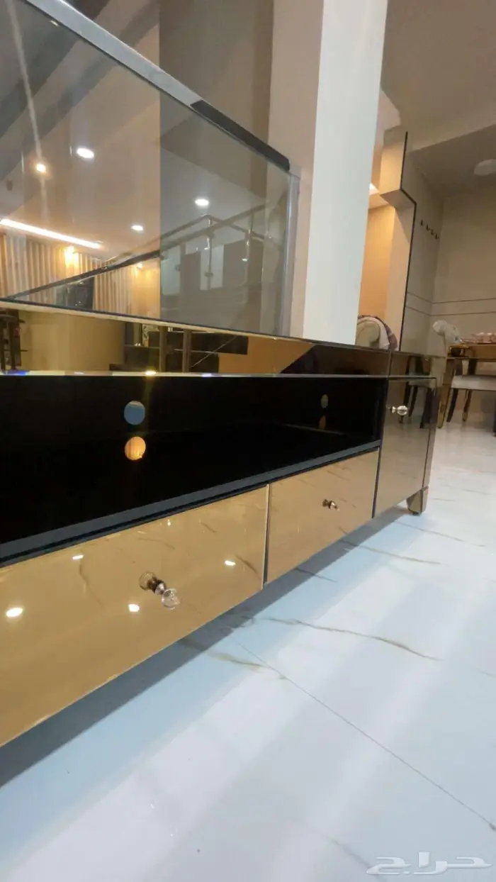 طاولة طعام   طاولة تلفزيون بنفس التصميم   4 كراسي 8