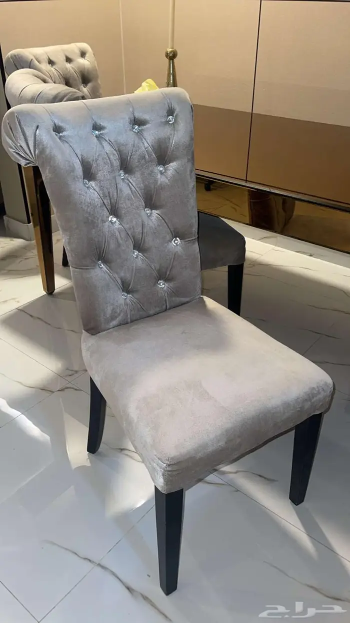 طاولة طعام   طاولة تلفزيون بنفس التصميم   4 كراسي 4