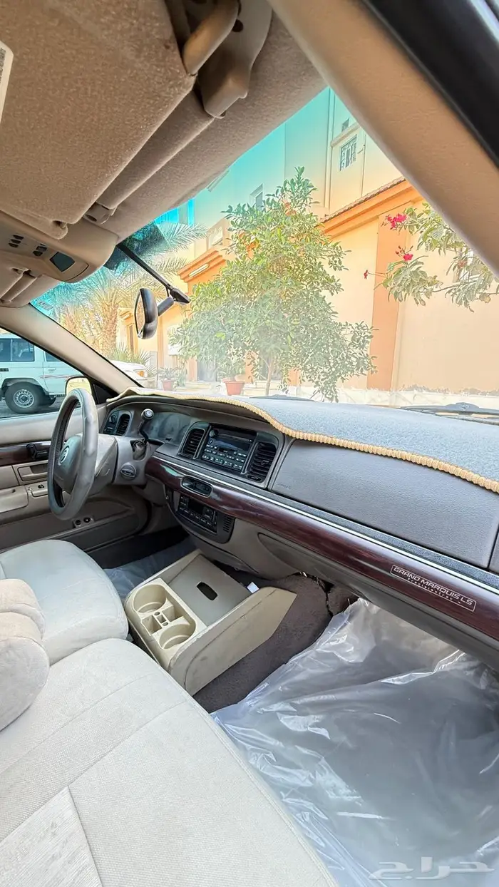 فورد جراند ماركيز 2003 13