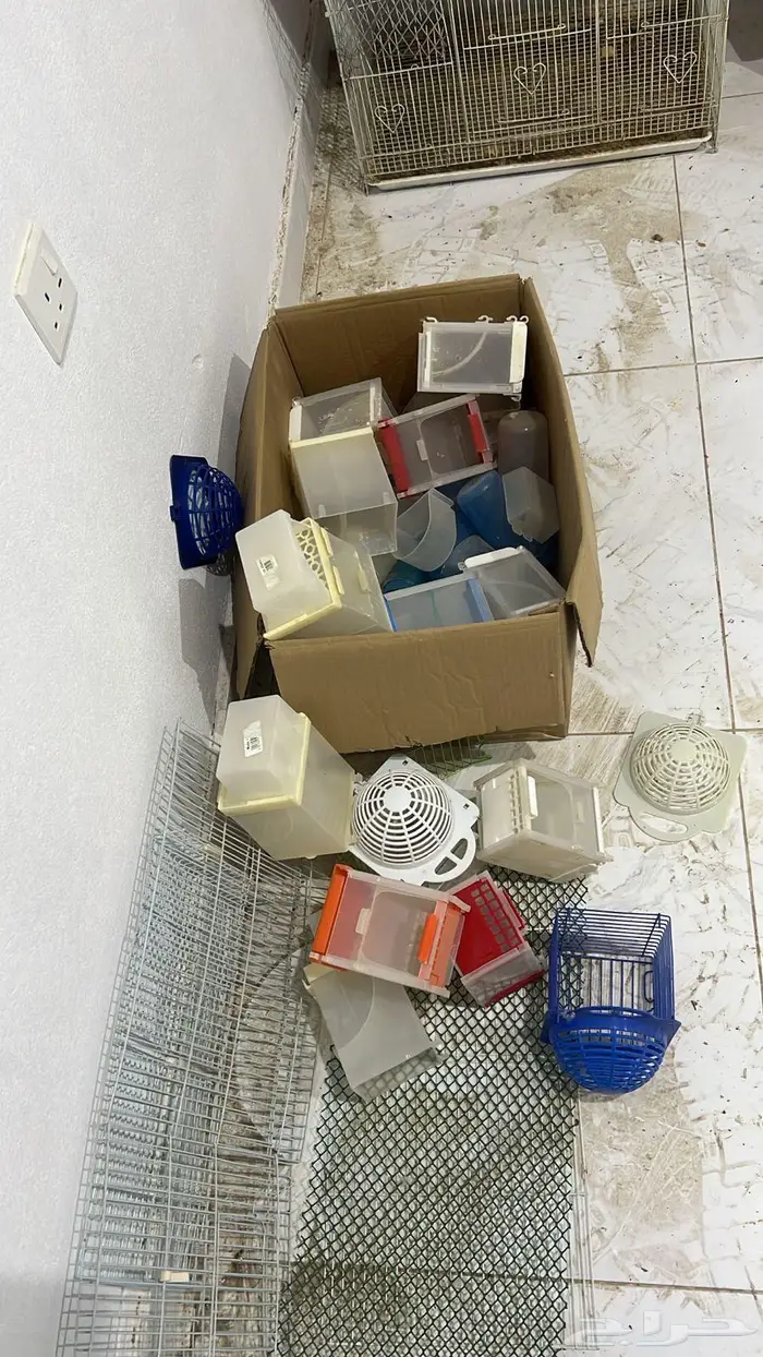 بيع مسلتزمات طيور واقفاص وبياضات مستخدمه 4