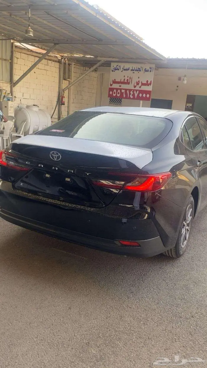 كامريE 2025 اسود اصفار سعودي صادر لوحات ب 110.500 ريال 1