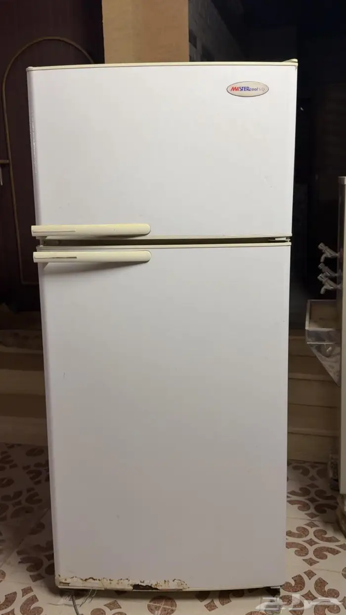 ثلاجه للبيع خط 110 نظيفه مره 0