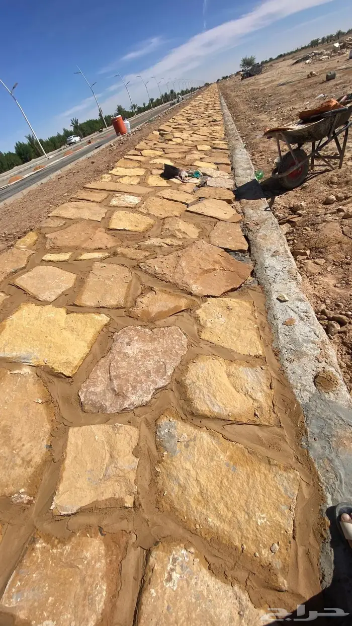 عمال احجر الطبيعي 2