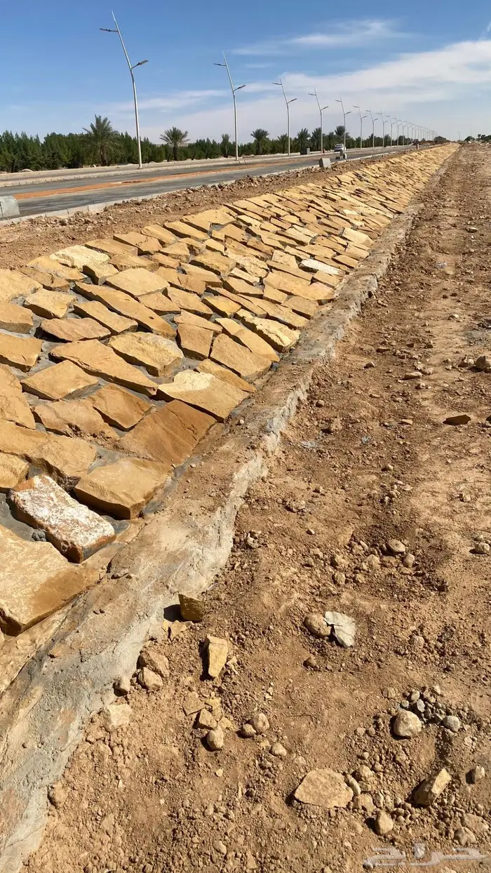 عمال احجر الطبيعي 6