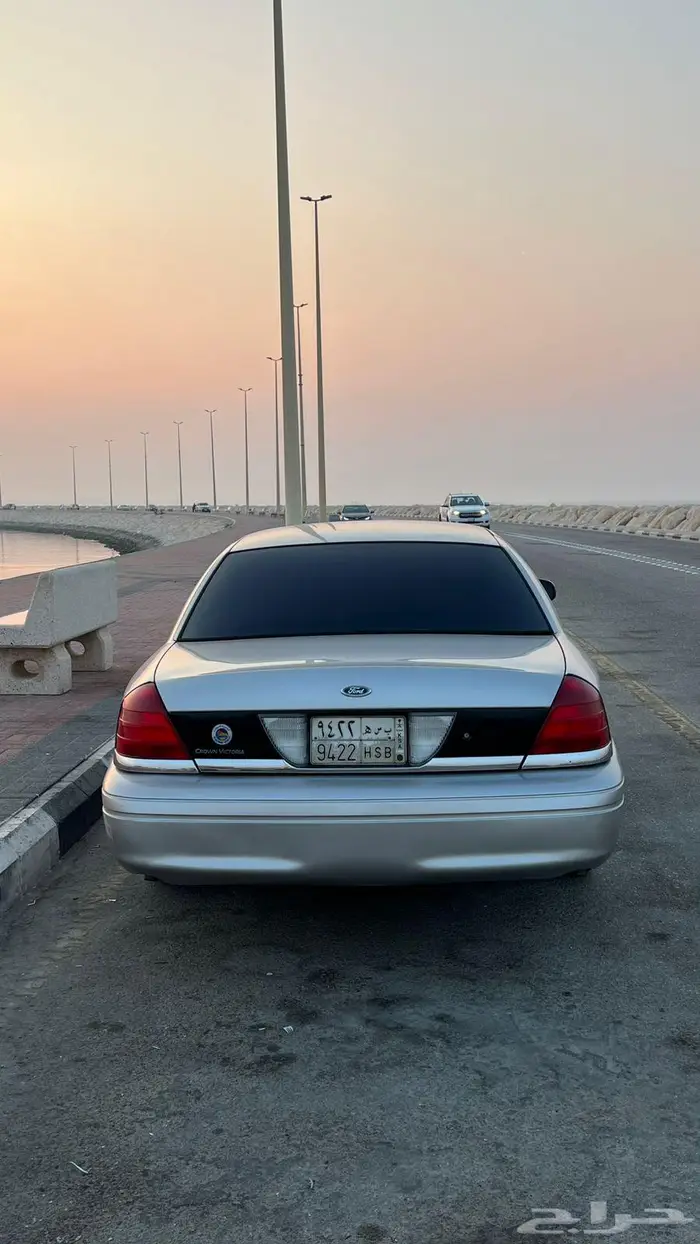 فورد فكتوريا نضيف 2011 2