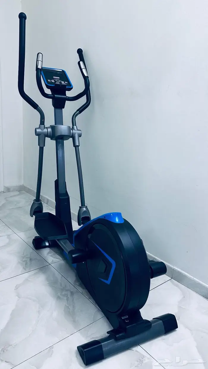 استخدام خفيف  جهاز التدريب الإليبتيكال JEC-700 من بروتيوس 0