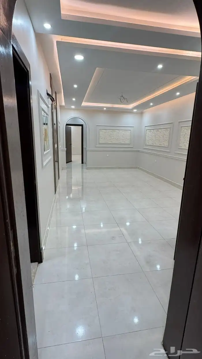 شقة راقية للايجار السنوي بحي التيسير قريبة من الخدمات 0