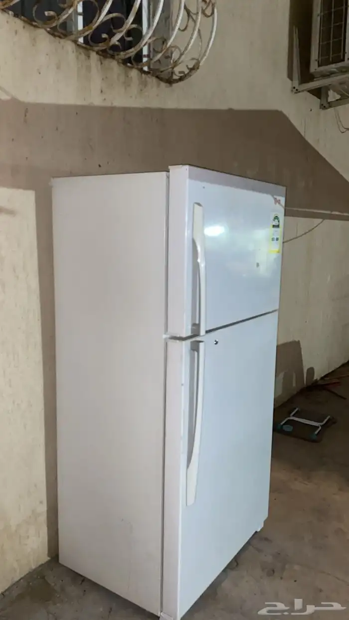 ثلاجة LG نظيفة على الشرط 2
